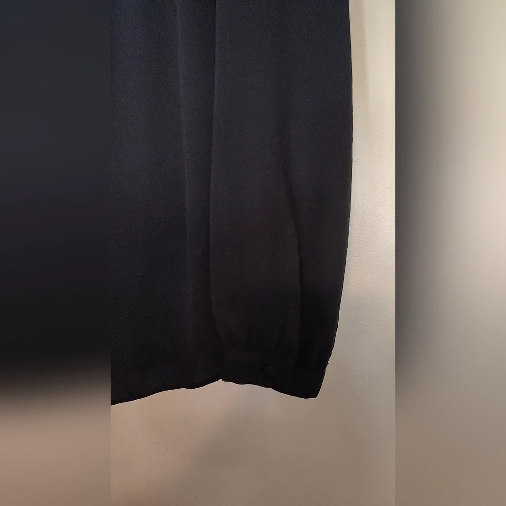 🖤 White House Black Market Contrast Blouse - Picture 3 of 6